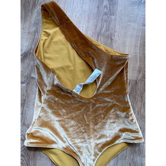 Fabletics Womens Mustard Velour Off One Shoulder Bodysuit Medium - Picture 6 of 9